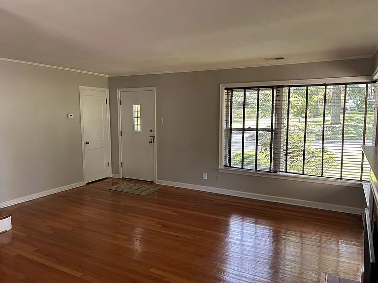 833 Westwood Pl — Photo 3