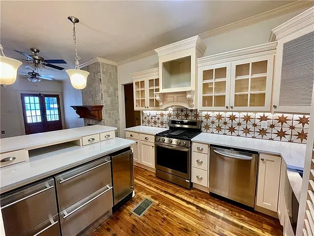 8012 Burthe St — Photo 8