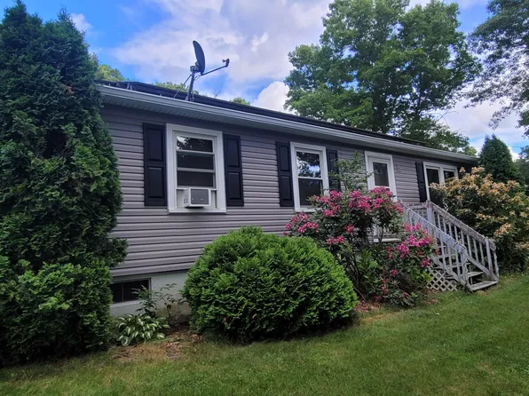 15 Campbell St, Webster, MA 01570