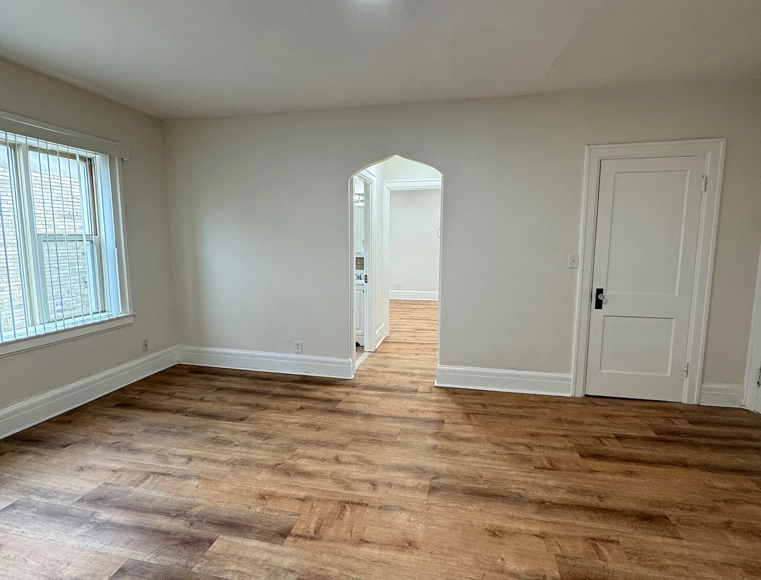 1 bed, 650 sqft, $1,200 — Photo 2