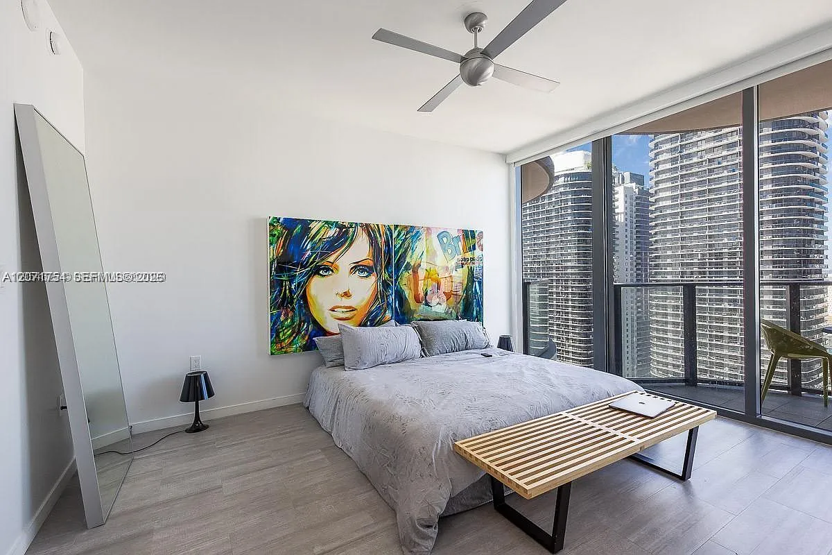 Brickell Flatiron Condo — Photo 4