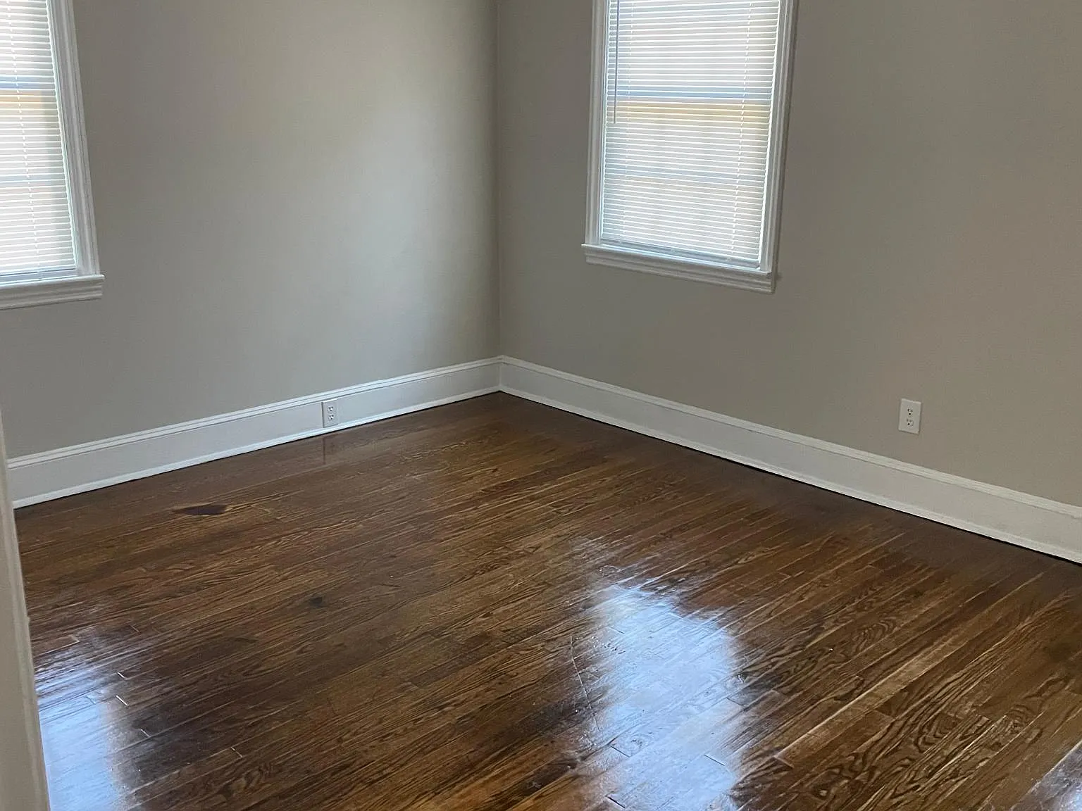 401 W Noble St — Photo 3