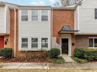 7094 Stonington Dr, Sandy Springs, GA 30328