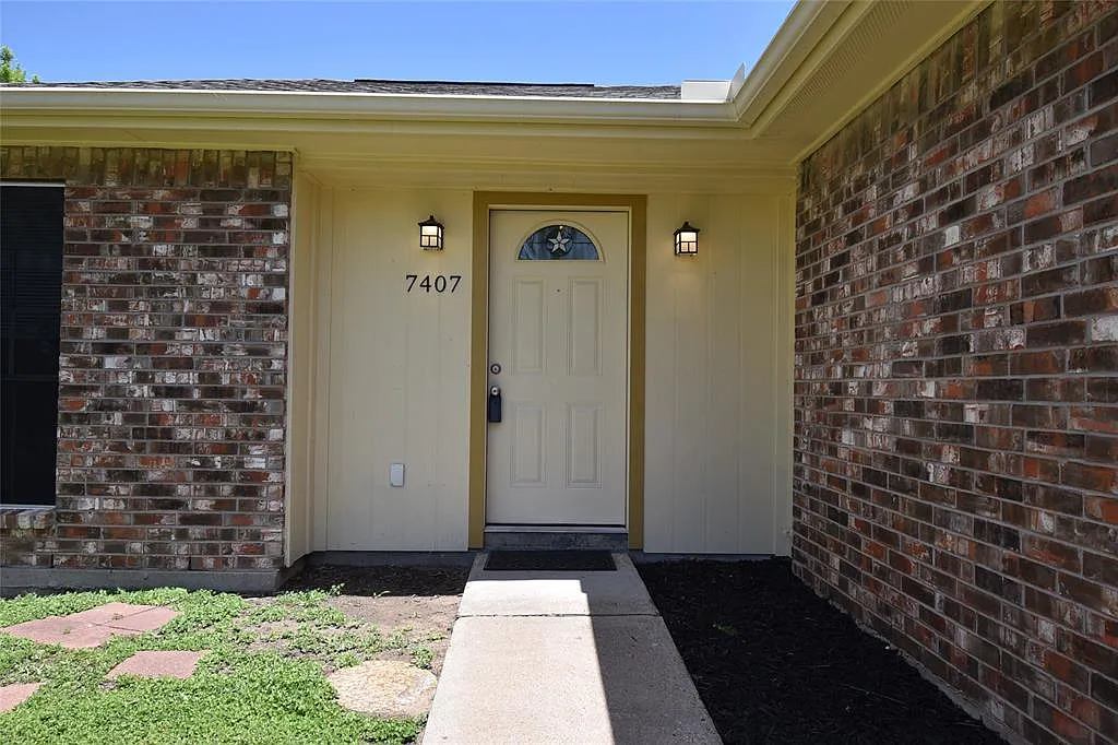 3 bed, 2.0 bath, $1,700 — Photo 3
