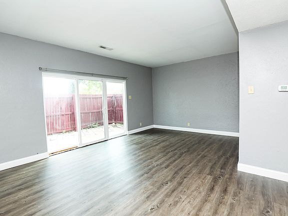 4th image of 4225 W Executive Dr