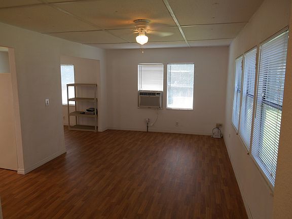 Living Room (11 X 18)