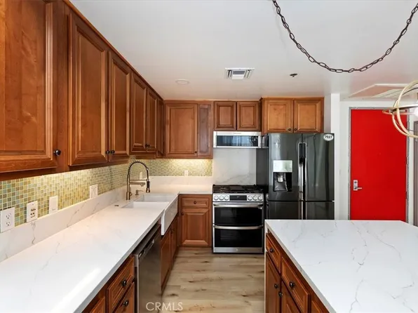 285 W 6th St Unit 305, San Pedro, CA 90731