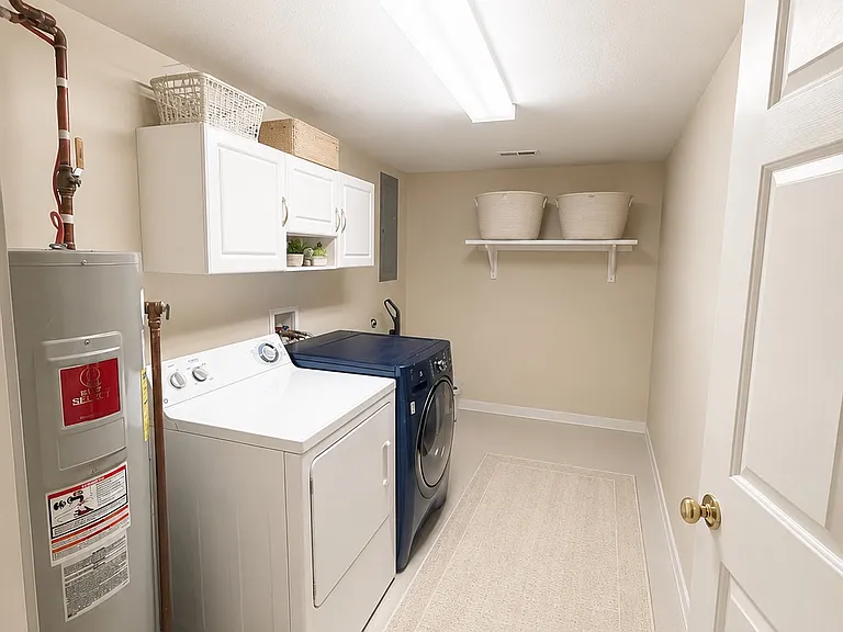 525 Pointe Dr — Photo 14