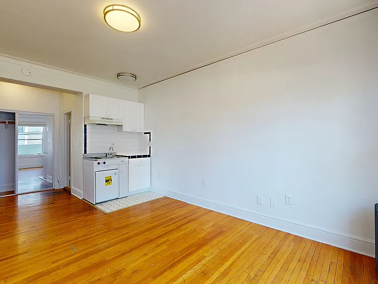 723 Ellis St #409 — Photo 4
