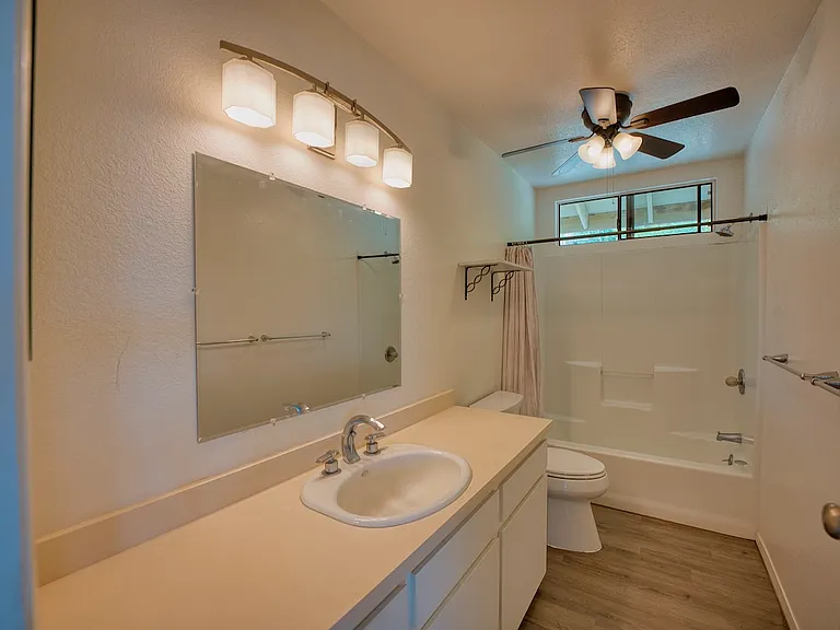 Upstairs guest bathroom