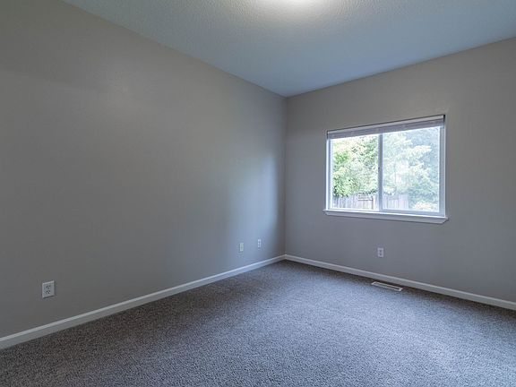 5th image of 14411 NE 5th Ct