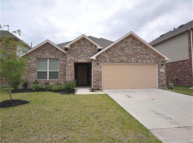 Welcome to your new home at 15714 Eagle Valley Dr. in the sought after community of Cypress Landing. This 3 bedroom 2 bath home is located with easy access to the Grand Parkway and 290 Freeway.