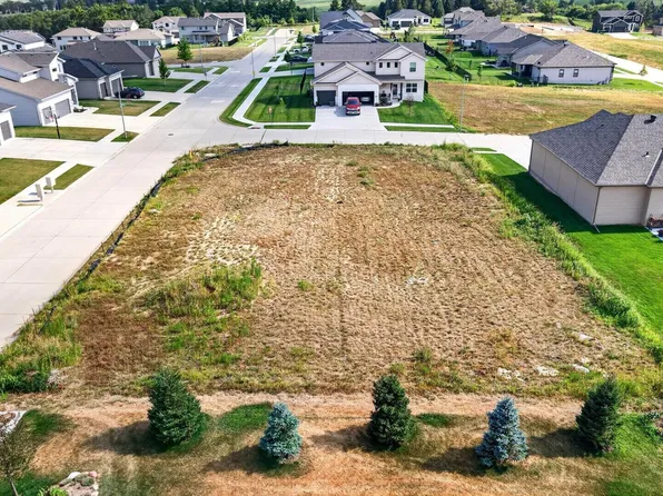 17102 Sophia St, Bennington, NE 68007