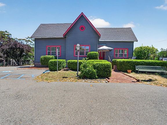 2nd image of 530 N Cloverdale Boulevard