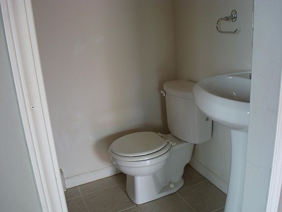 5th image of 400 S Keyser Ave Unit C1
