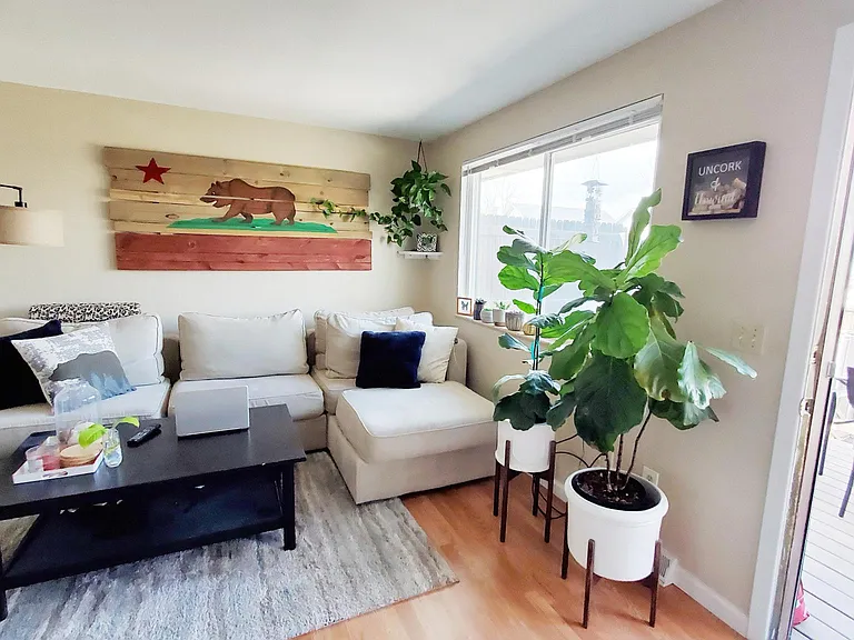 715 Simpson Dr — Photo 1