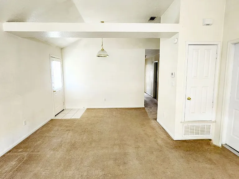 3208 Raven Dr — Photo 2