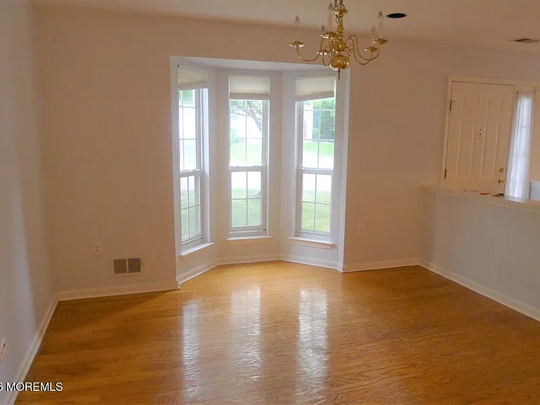 54 Durant Ave — Photo 7