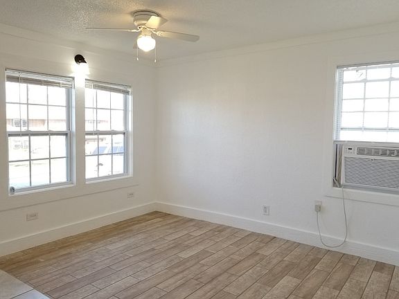 5th image of 6007 E 151st St Unit B