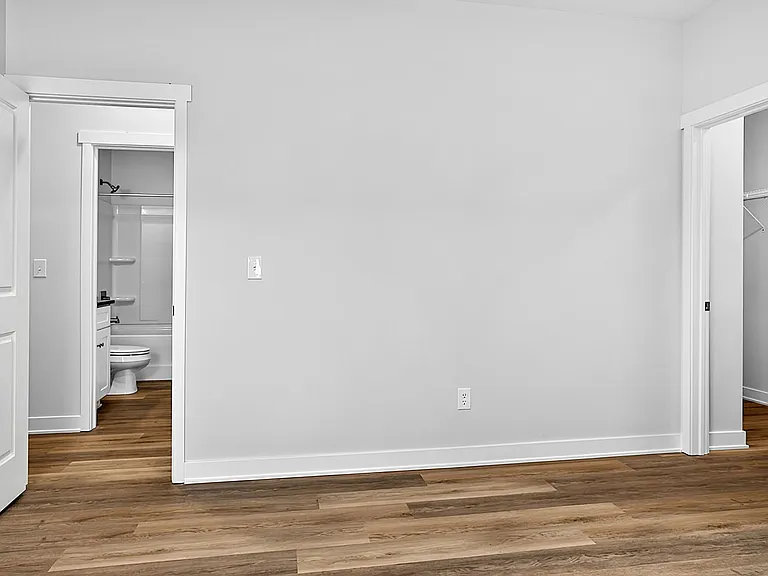 3953 Unit B (Upper level)