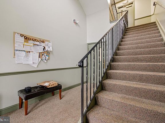 5th image of 3860 Normandy Dr APT 3D