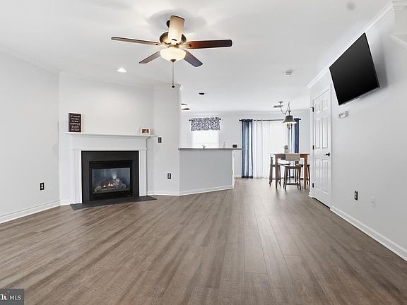 4th image of 612 Mallard Dr