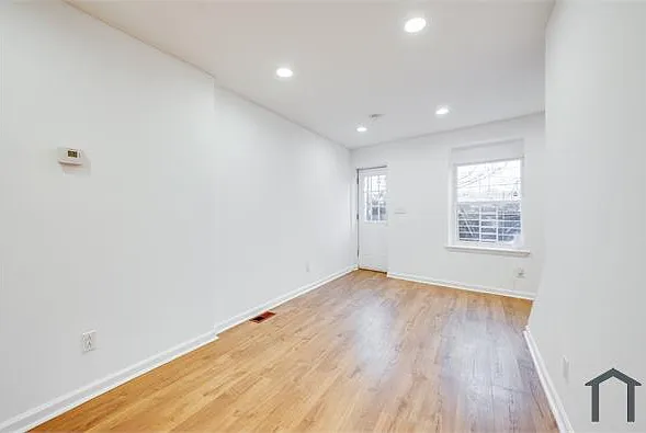 4614 Josephine St — Photo 23