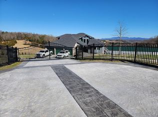 715 River Rd, Kodak, TN 37764