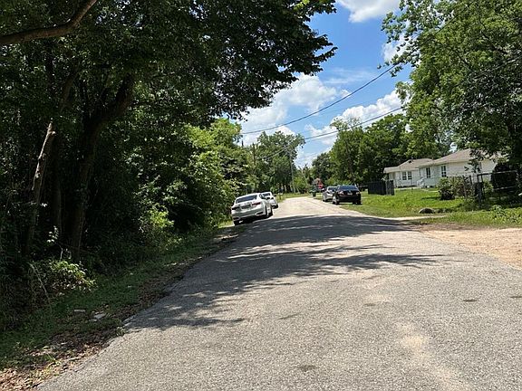 5th image of 1086 Horne St