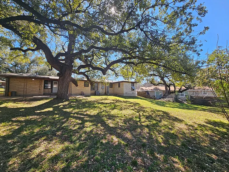 1506 Live Oak Dr — Photo 18