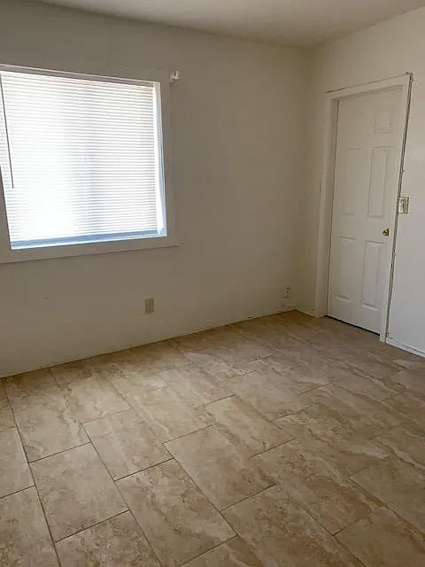 3 bed, 1200 sqft, $1,450 — Photo 4