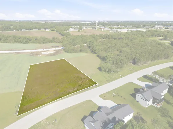 2034 Wildwwood Ave SE, Dyersville, IA 52040