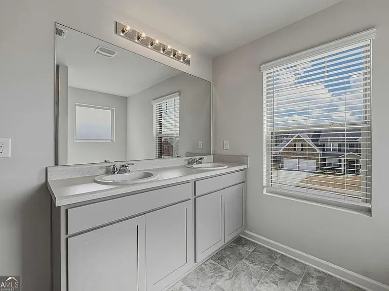 933 Nandina Ln — Photo 17