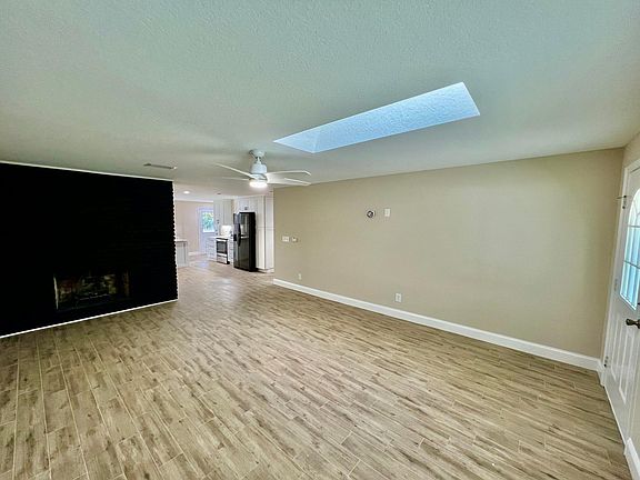 4th image of 970 Samms Ave