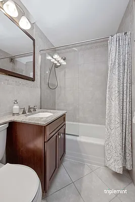 Sold by Triplemint | media 6