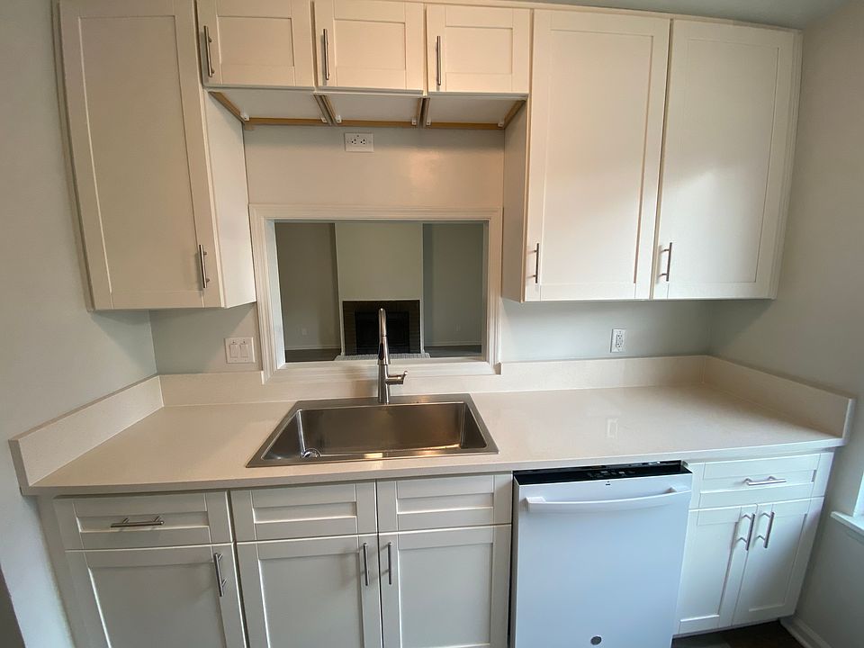 1st image of 109 Cedar Grove Dr #A