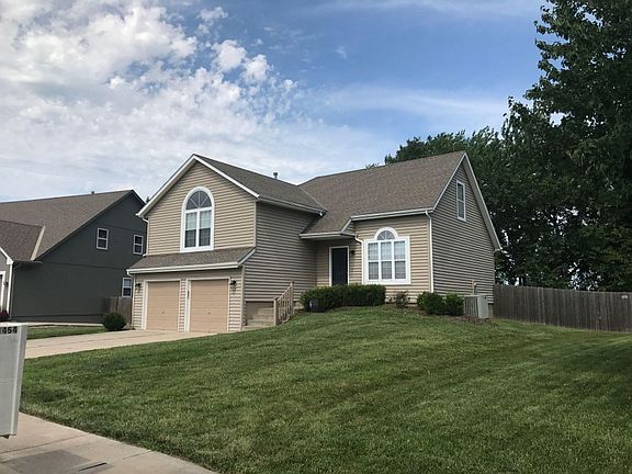 3rd image of 4313 NE Blue Jay Cir