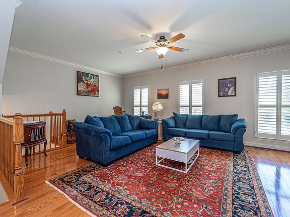 5th image of 105 Amanda Frances Ln