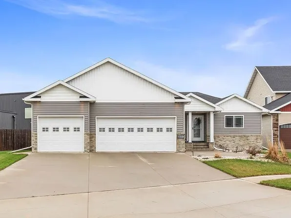 5103 44th St S, Fargo, ND 58104