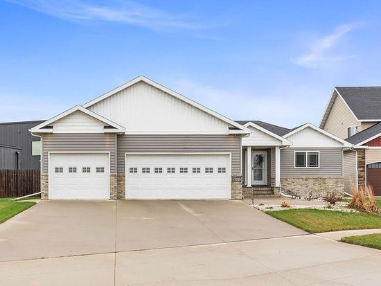 5103 44th St S, Fargo, ND 58104