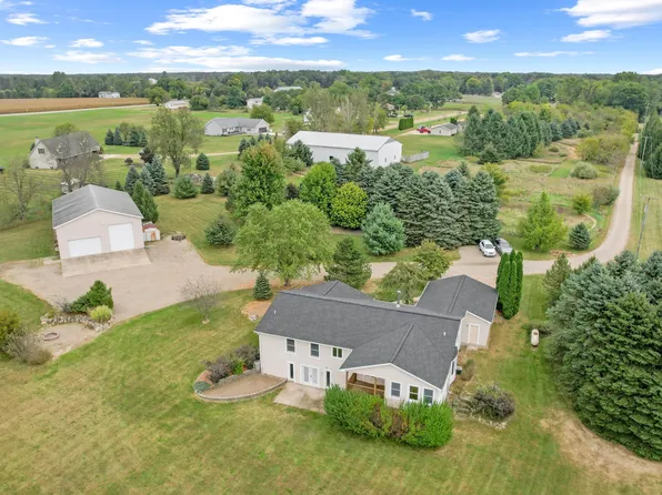 2580 Brogan Rd, Stockbridge, MI 49285