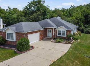 1720 Ravin Nest Ct, Crown Point, IN 46307