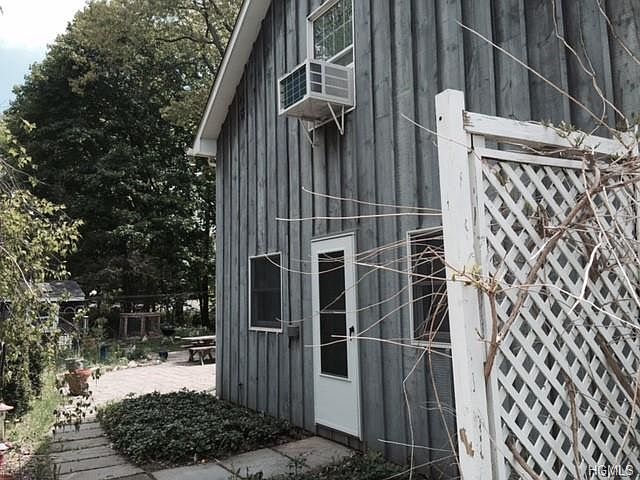 1st image of 14 W Lake Blvd