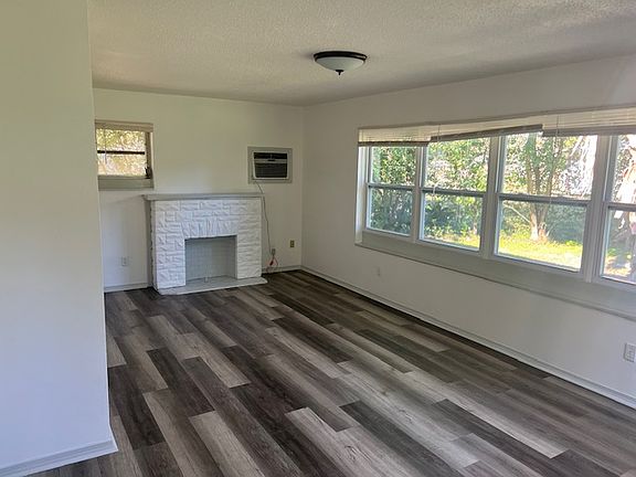 2nd image of 400 Clairmont Dr