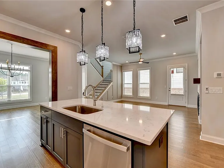 4536 Molder Dr — Photo 30