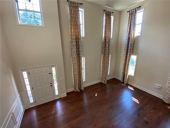 4th image of 530 Eldridge Dr