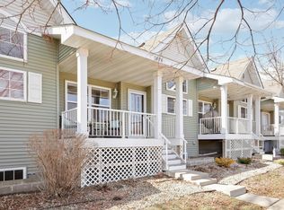 2826 Clover Ridge Dr UNIT 3203, Chaska, MN 55318