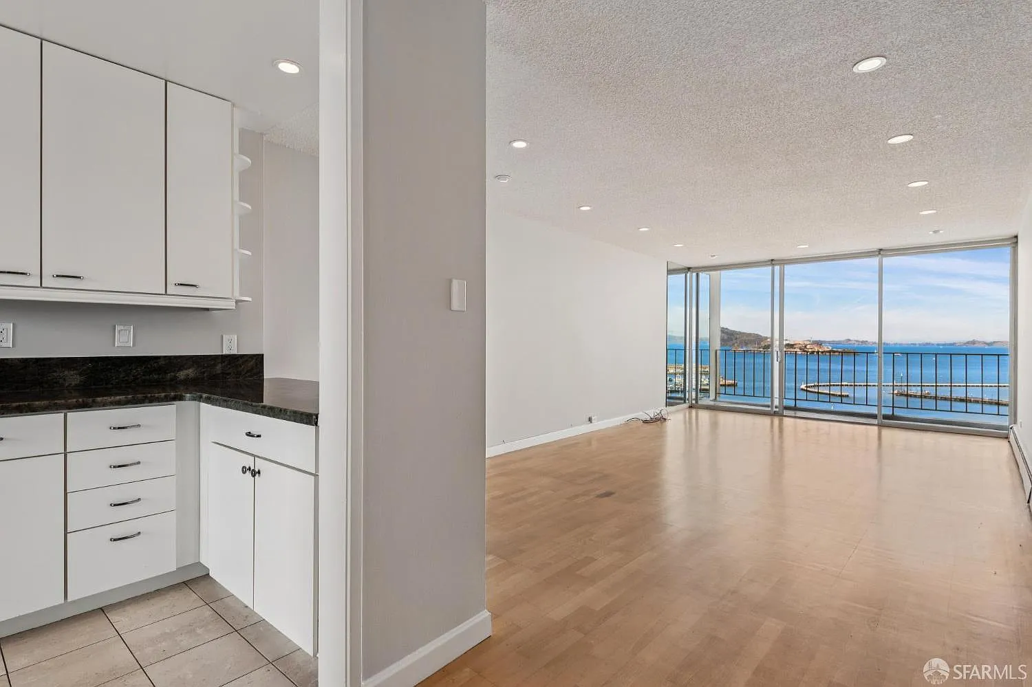 2 bed, 1.0 bath, 1000 sqft, $8,690 — Photo 1
