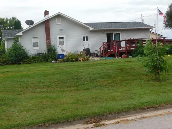 59 Plum St, Tipton, IA 52772