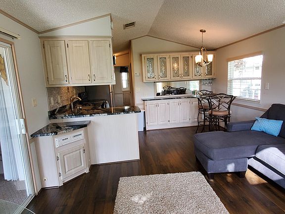 3rd image of 282 Plantation Dr